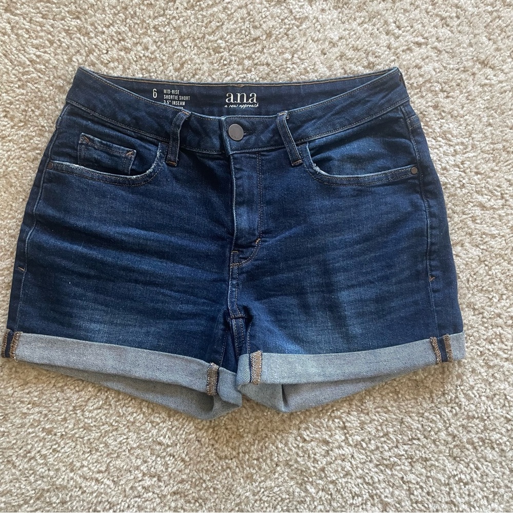 a.n.a Mid-Rise Shorts - Picture 1 of 3